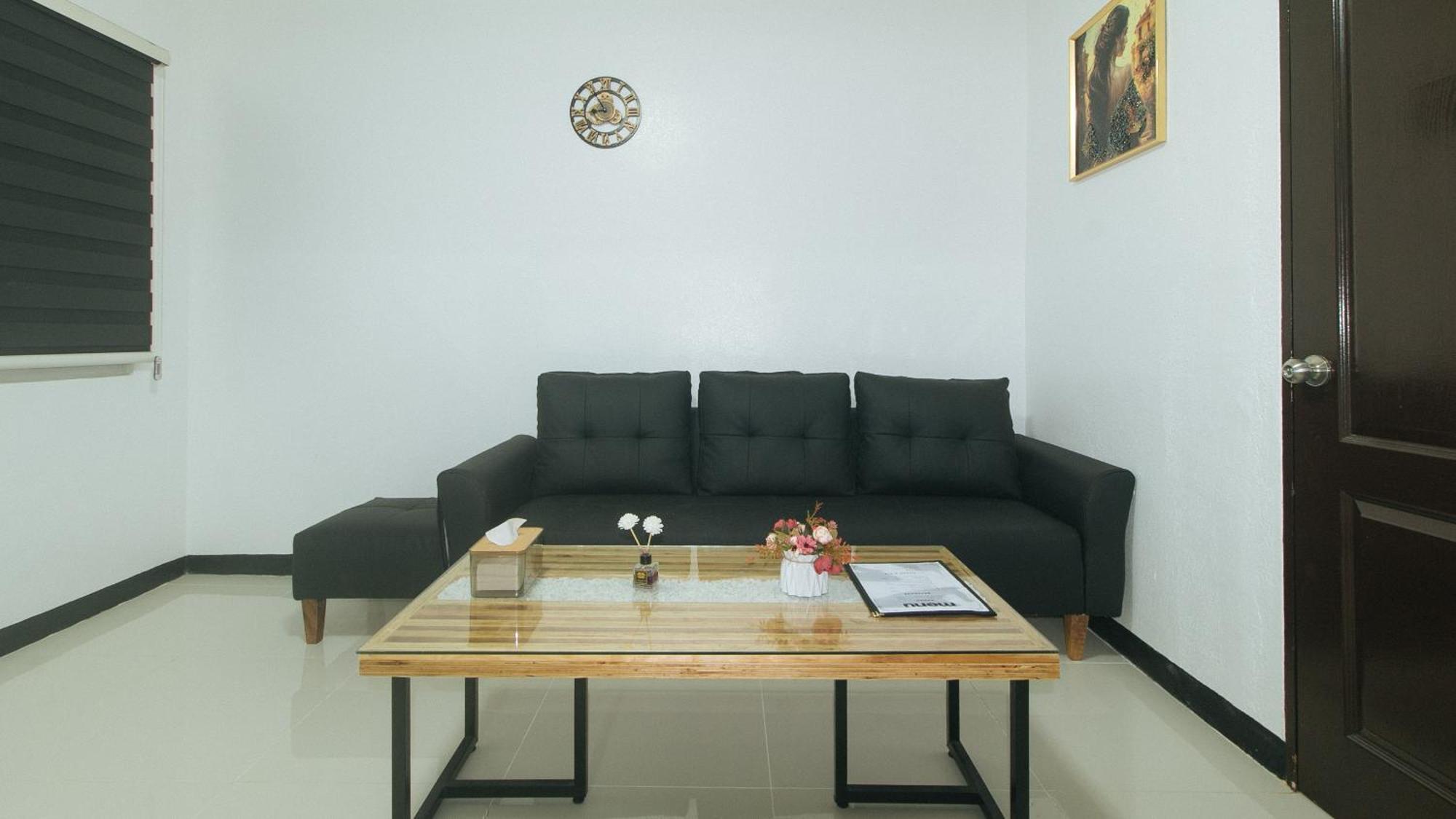 Lavita By Reddoorz Angeles Exterior foto